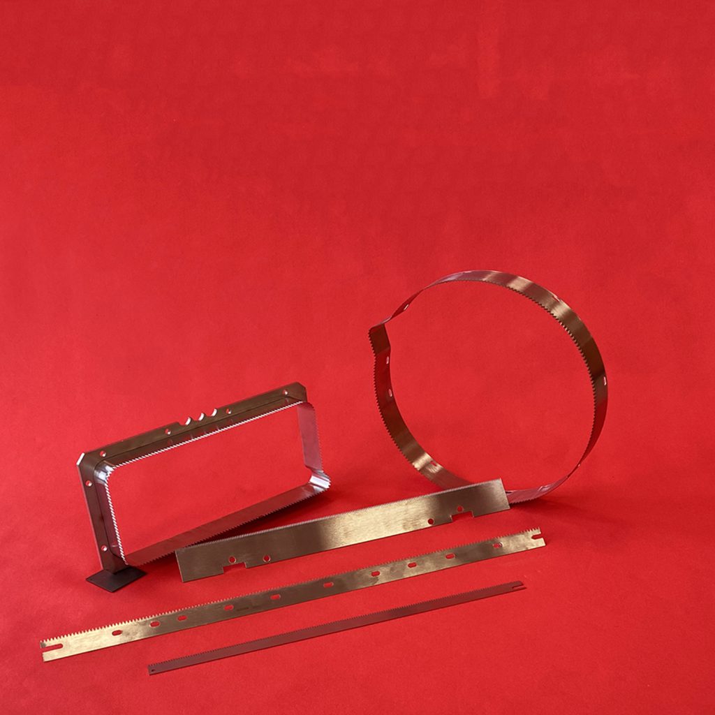 Lames barquettes, ensacheuses, lames formées dentées